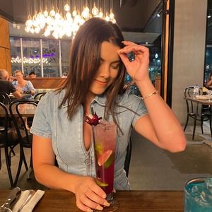 Meet your Posher, Daniela